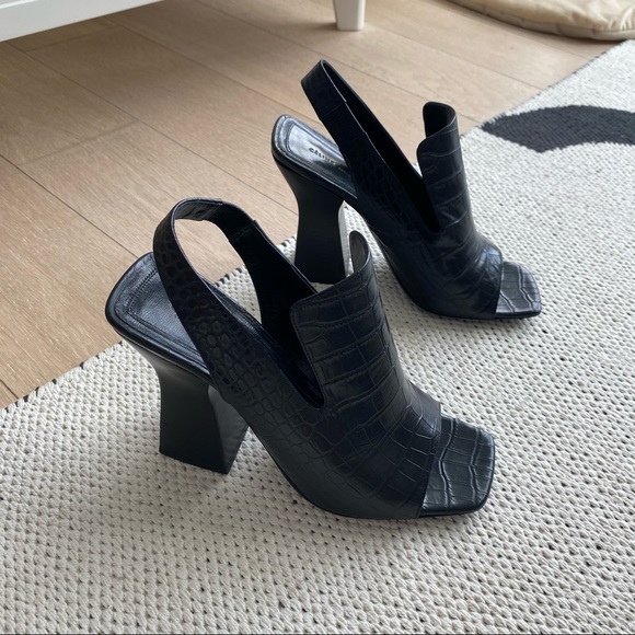 Céline Heels - Picture 2 of 4